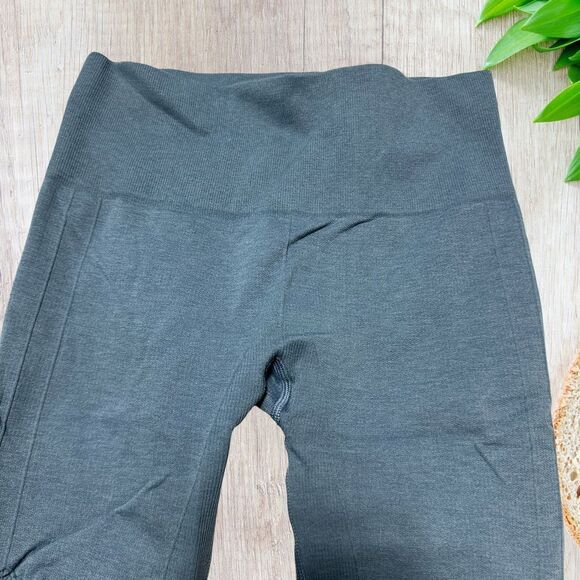 Lululemon Womens In the Flow Crop Size 4 Gray Athleisure Yoga Sporty - Picture 3 of 5